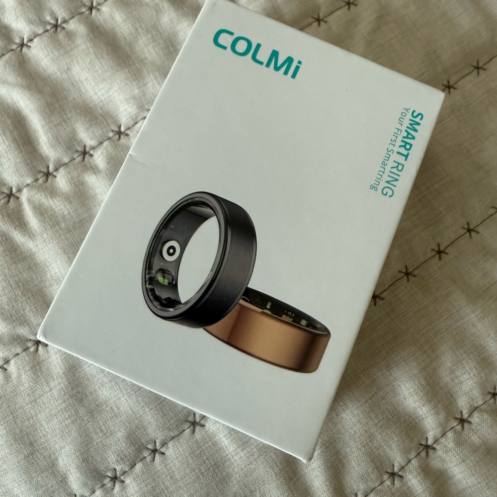 Gold Wearable Ring with Elegant Design